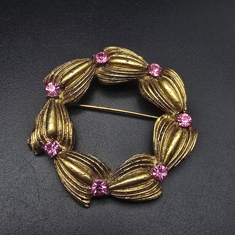 Pink Rhinestone Wreath Brooch Gold Tone Vintage Costume Jewelry
